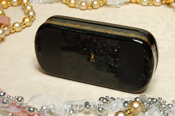 black jewelry box