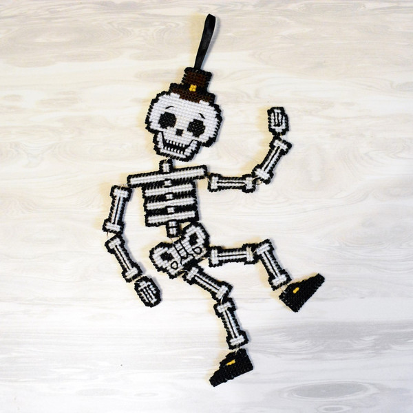 Skeleton cross stitch pattern for plastic canvas by Smasterilli.JPG