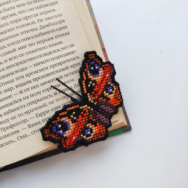 Plastic Canvas Books - Plastic Canvas Butterflies