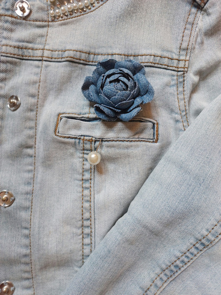 blue-denim-lapel-pin-14.jpg