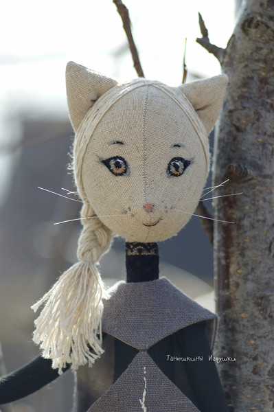 How to embroider doll cats face