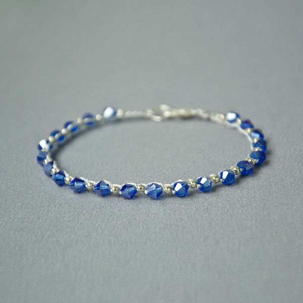 bluebeadedbracelet3.jpg