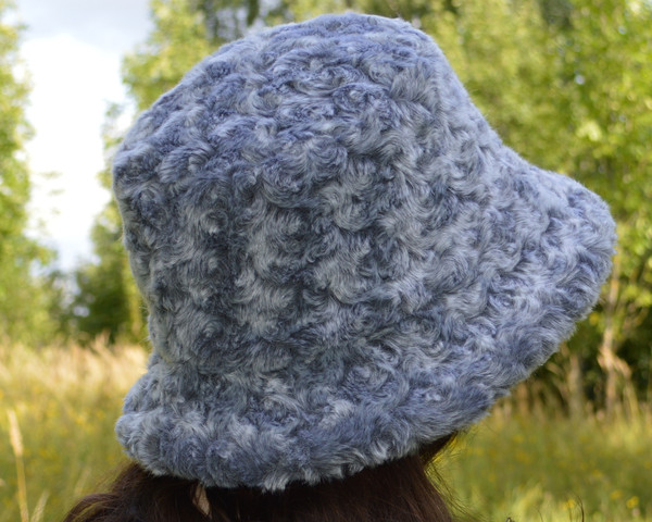 Faux fur bucket hat for women. Fluffy gray hat. Luxury fashion furry hat.  Cute fuzzy bucket hats. Astrakhan bucket hat.