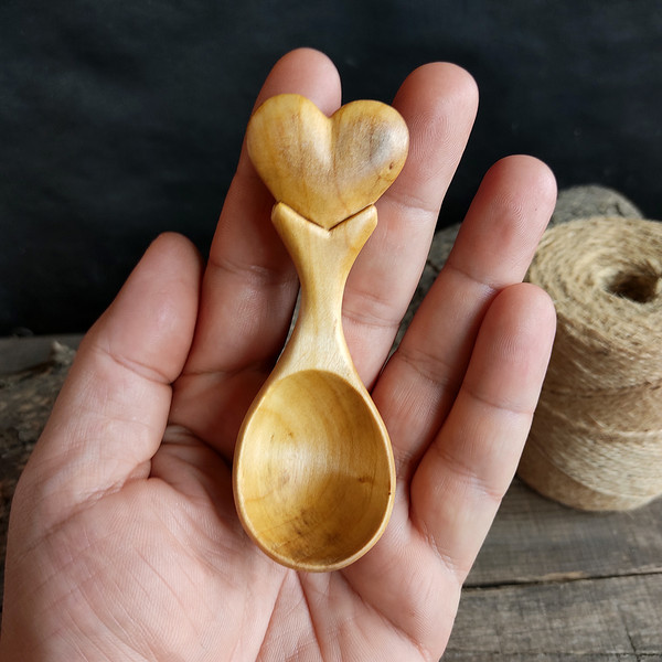 Handmade wooden coffee scoop from natural willow wood - Inspire Uplift