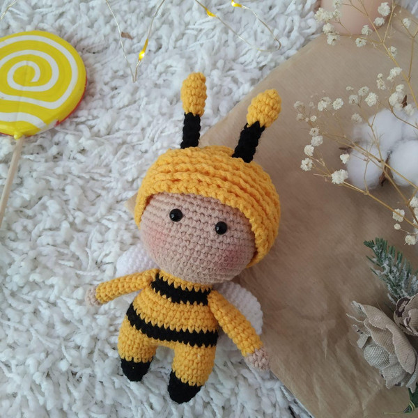 Amigurumi bee doll crochet pattern.jpg