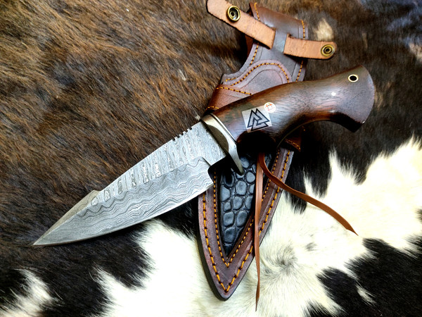 Handmade Damascus Steel Hunting knife Handle Deer Antler leather Sheath Handle and Clip, Hand forged Damascus