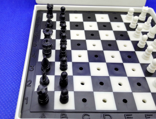 pocket-portable-mini-chess.jpg