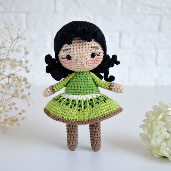 kiwi-doll-1-ph-square.jpg