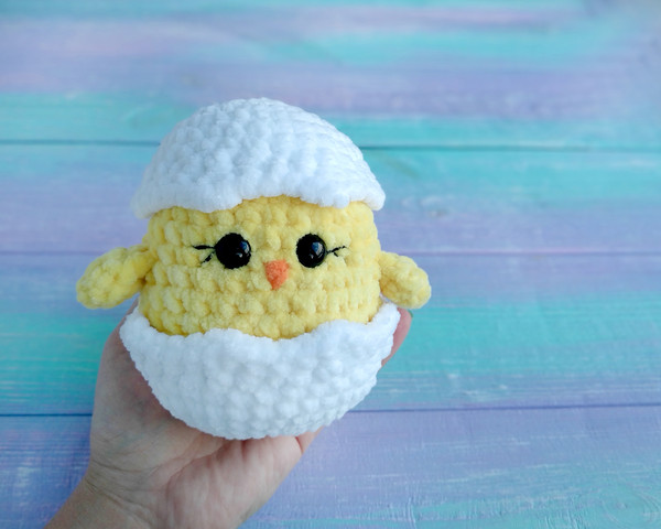 Eggshell chick gugu crochet kit – ICrochetIt