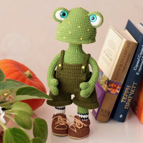 Crochet-frog-amigurumi-02 (1).jpg