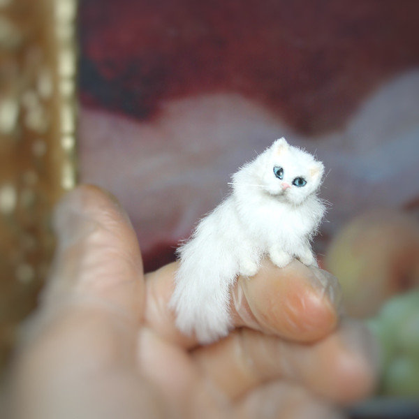 Tiny) Cat Avatar - White