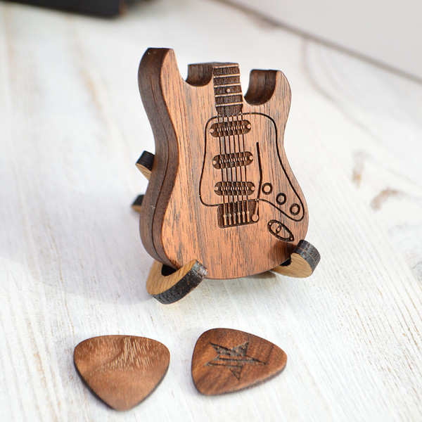 electric guitar pick box 1.jpg