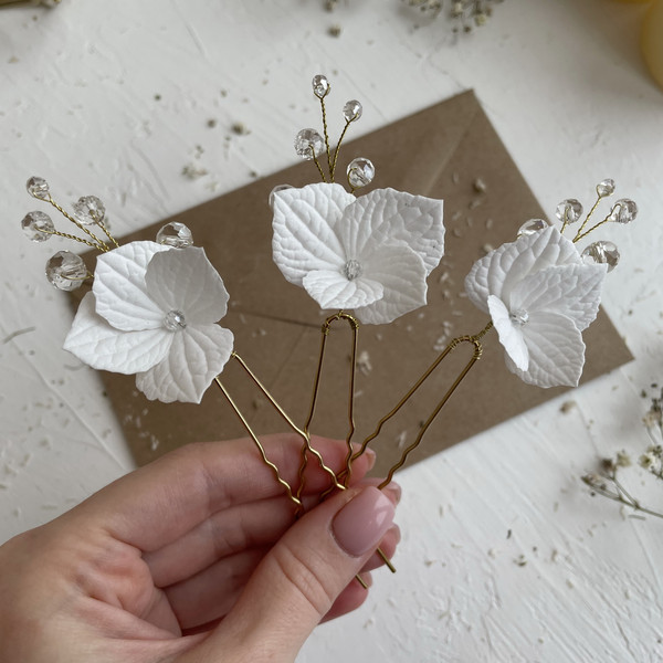 Flower-hairstyle-wedding-headpiece-Floral-hair-pins-white-flower-Bridesmaid-hair-hydrangea-hair-piece-9b.jpg