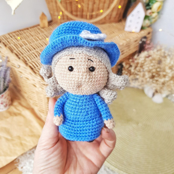 Amigurumi Queen Elizabeth doll crochet pattern PDF.jpg