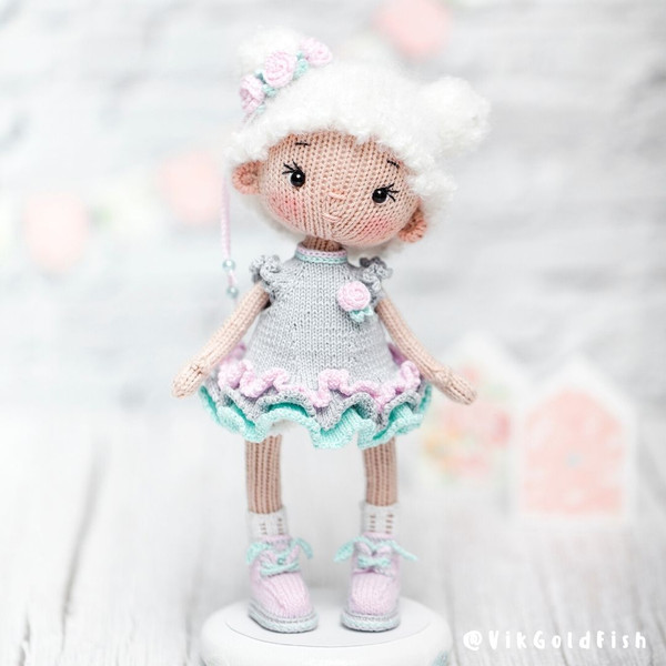 Knitting_doll_pattern