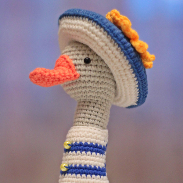 Amigurumi crochet goose