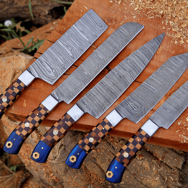 Handmade-custom-knives-sets-for-kitchen.png