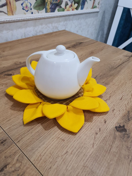 Sunflower serving hot bowl holder. Cute potholders. Soup bow - Inspire  Uplift