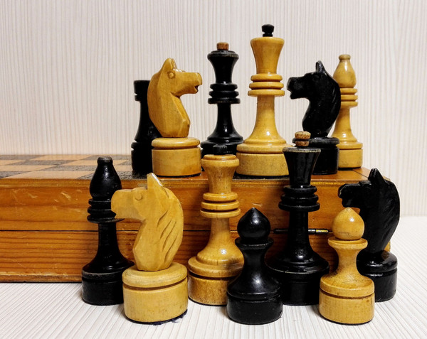 antique-wooden-chess.jpg