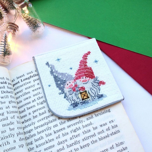 Bookmark-Scandinavian gnomes-Christmas gift-book lovers.JPG