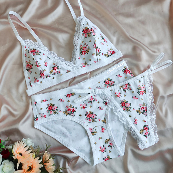 Floral Lace Bikini Air Bra & Panties Set Back With Low Waisted