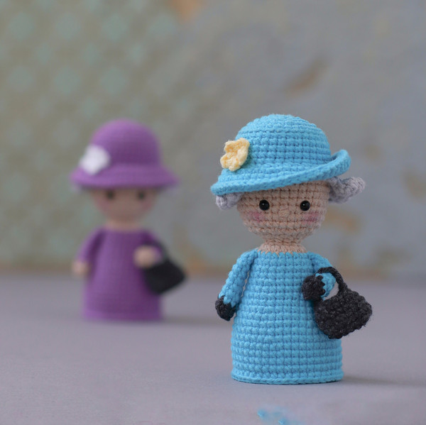 Queen Elizabeth crochet pattern mini Amigurumi doll PDF Tuto - Inspire ...