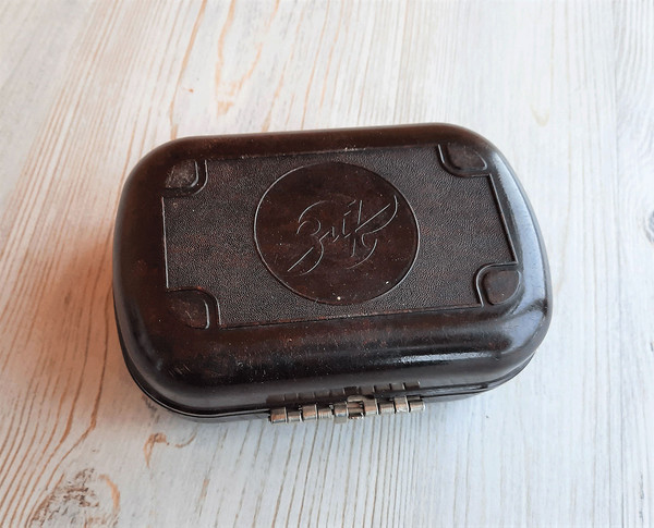 bakelite_case5.jpg