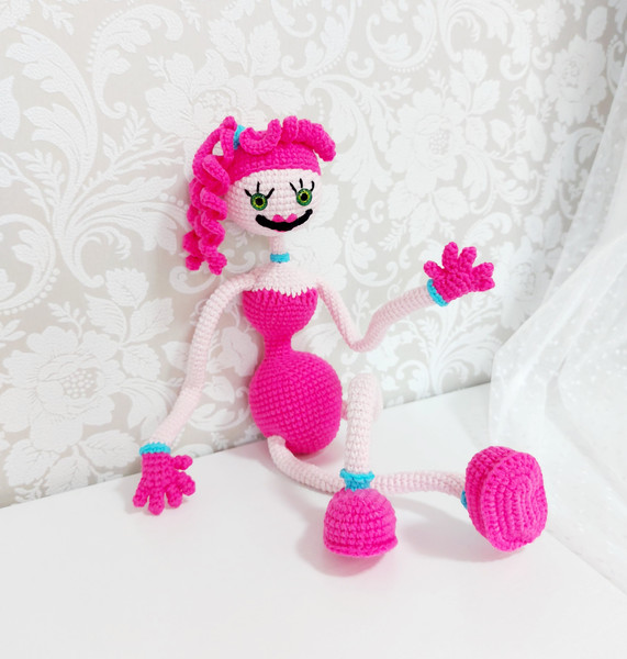 Made a mommy long legs doll to go with the set : r/PoppyPlaytime