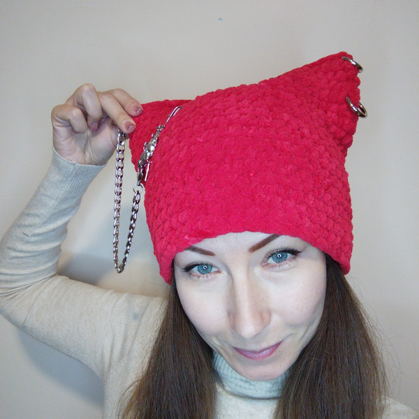 plush-beanie-with-cat-ear