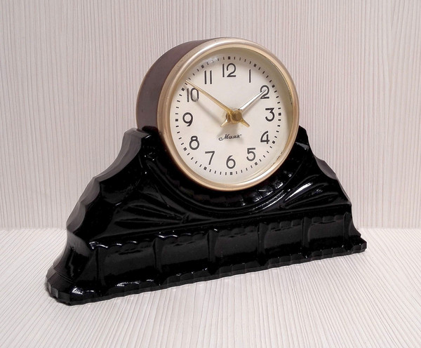 art-deco-clock.jpg