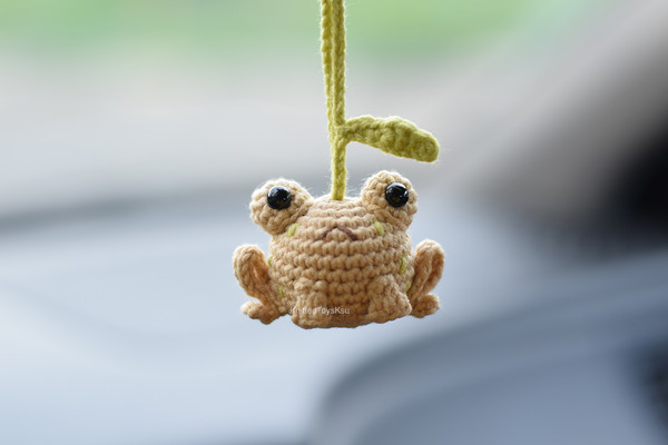 frog-car-decor