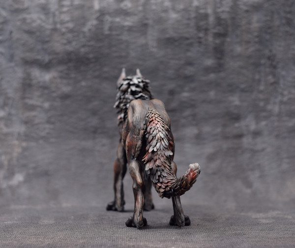 black-wolf-figurine-sculpture-toy-animal-7.JPG