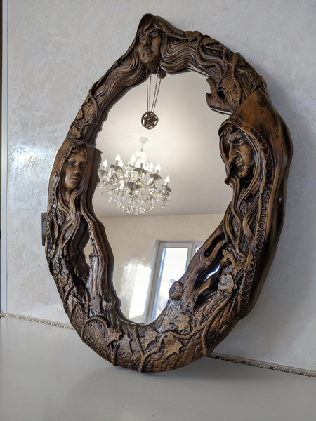 Magic_mirror_Scrying_Mirror_Wall_Mirror_Carved_On_Wood_Witch_Altar_Tile_Black_mirror (2).jpg