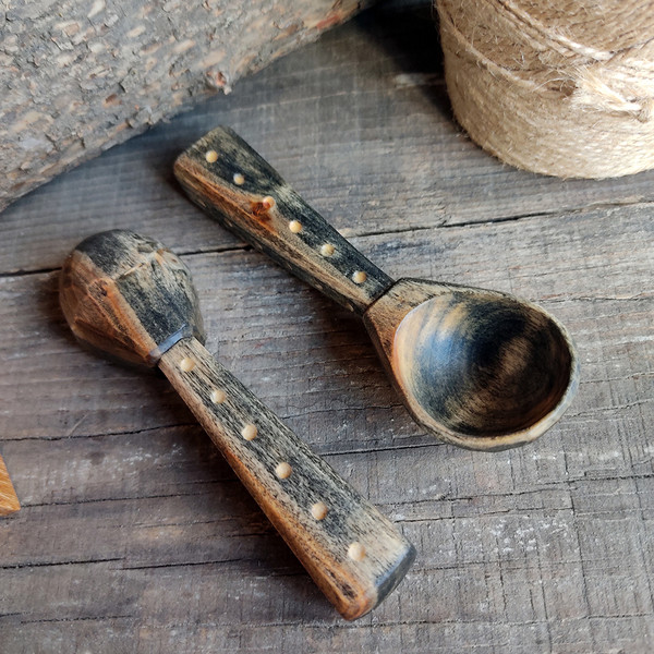 Handmade wooden coffee scoop from natural willow wood - Inspire Uplift