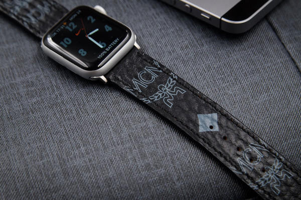 Custom Black Louis Vuitton Apple Watch Band Series 8 7 6 5 4 3 2 1 SE