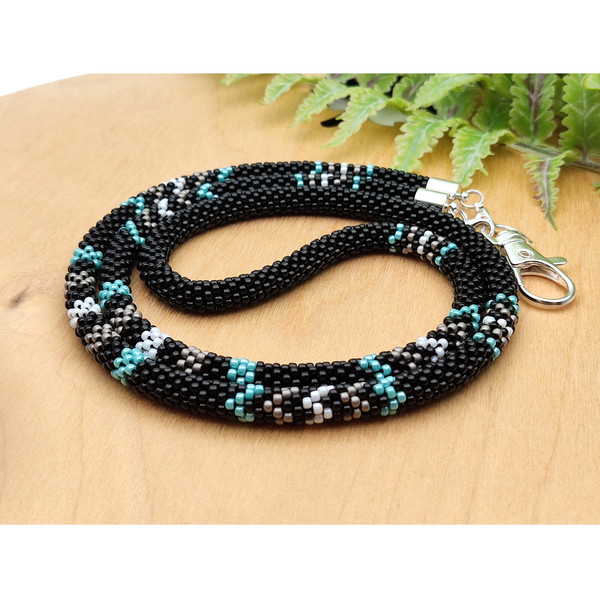 black_beaded_lanyard_10.jpg