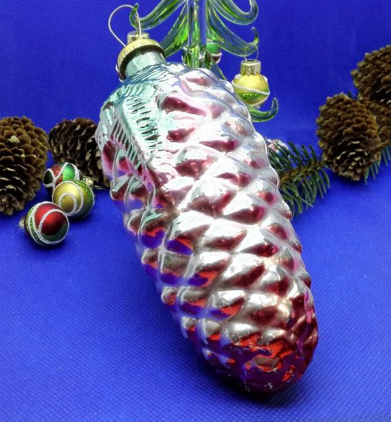 christmas-glass-toy-pine-cone.JPG
