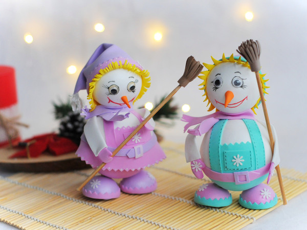 Snowmen-family-Christmas-home-decoration.-Handmade-Christmas-ornament-for-holiday-home-decor (1).jpg