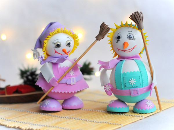 Snowmen-family-Christmas-home-decoration.-Handmade-Christmas-ornament-for-holiday-home-decor (7).jpg