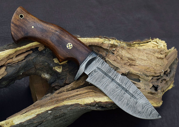 Damascus steel handmade Hunting Bowie Skinner knife, Survival Camping knife with knife sheath, Bushcraft knife gifts