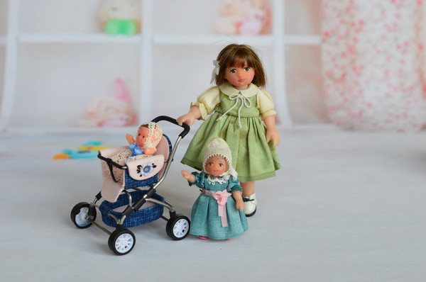 Miniature dollhouse stroller in 24 scale (6).JPG