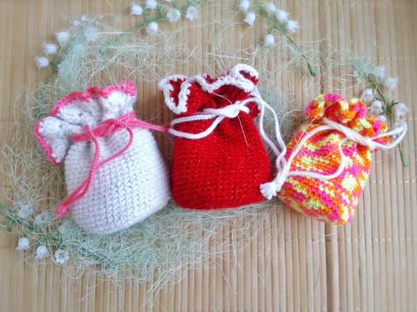 crochet-mini-purse-keychain.jpeg