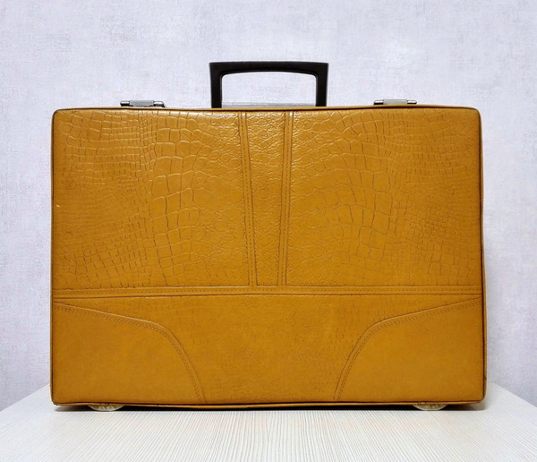 vintage-yellow-business-briefcase.jpg