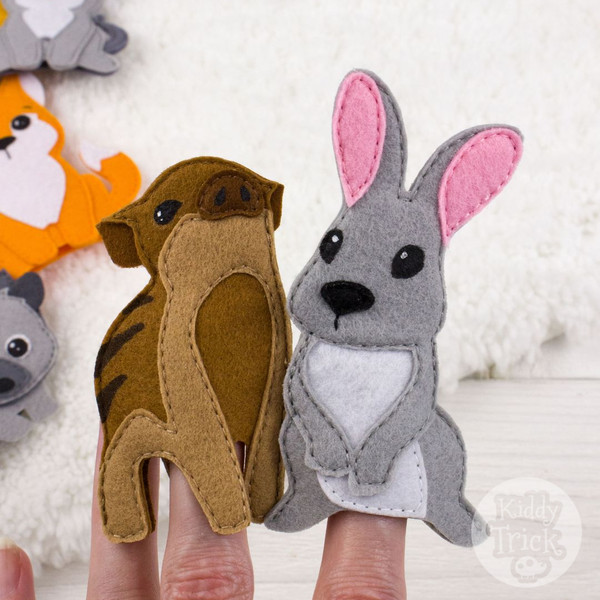 Felt finger bunny and pig