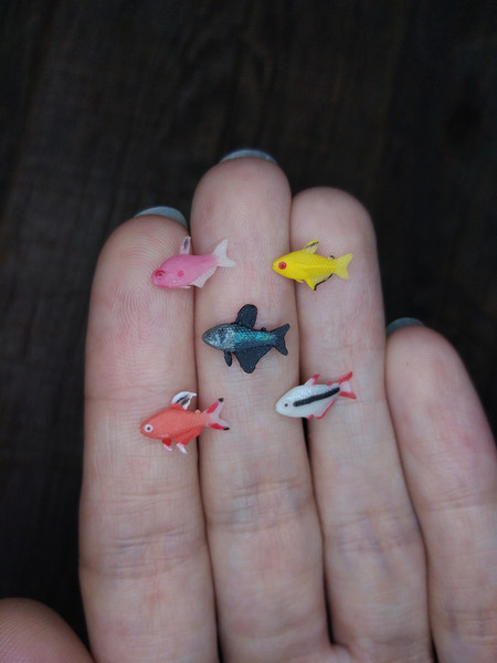 Miniature clay Discus fish 8 pcs, tiny fish for diorama or d - Inspire  Uplift