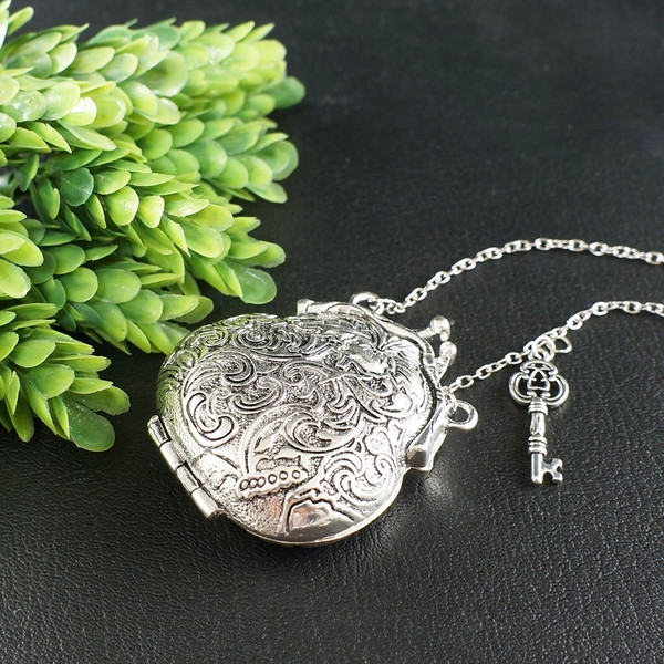 Vintage Silver Purse Necklace 