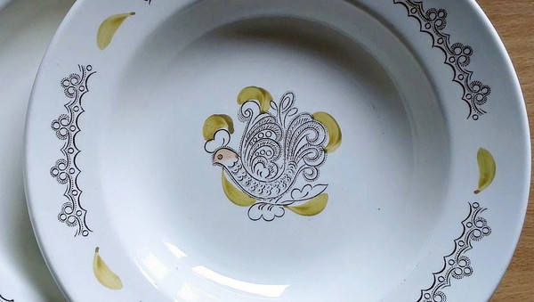 antique-dinnerware.jpg