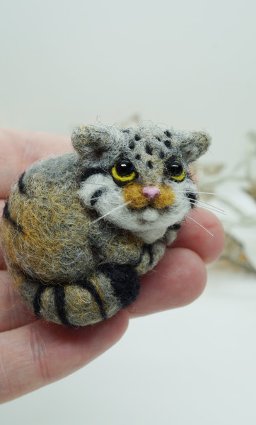 manul-needle-felted-miniature-2