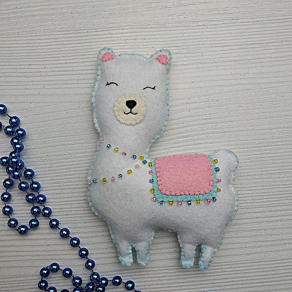 felt pattern llama - 2.jpg