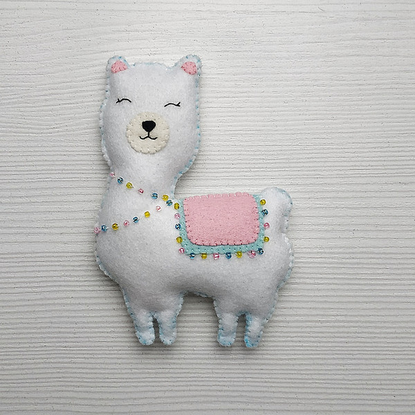 felt pattern llama - 7.jpg